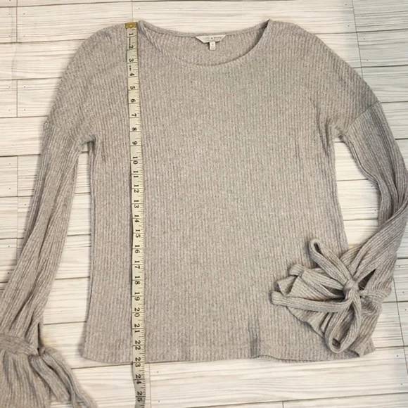 Womens Lucky Brand gray long bell sleeve top with bows size S. - Picture 11 of 13
